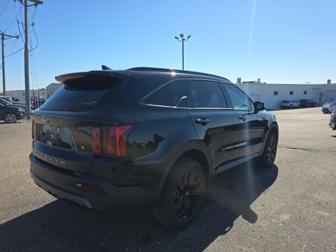 Used 2021 Kia Sorento S w/ Panoramic Sunroof Package image 5
