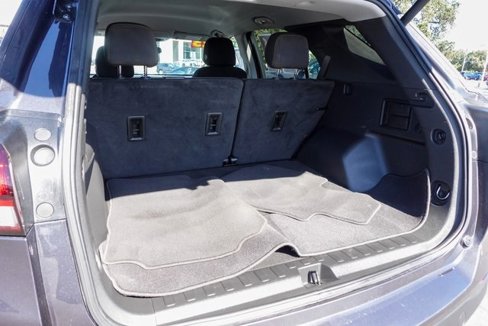 Used 2023 Chevrolet Equinox LT image 28