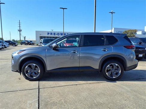 Used 2024 Nissan Rogue SV image 24
