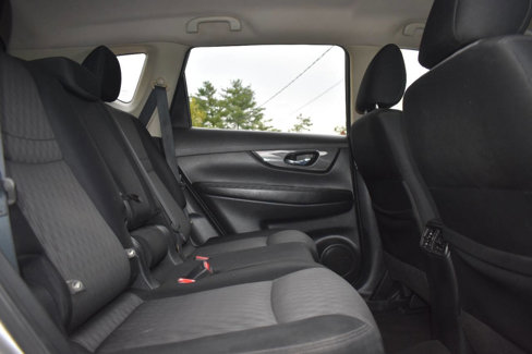 Used 2017 Nissan Rogue SV image 55