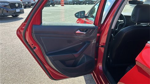 Used 2023 Volkswagen Jetta SE image 22