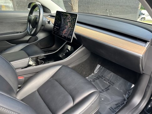 Used 2018 Tesla Model 3 Mid Range image 28