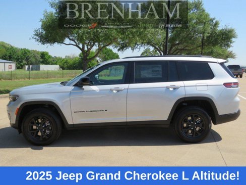 New 2025 Jeep Grand Cherokee L Laredo image 7