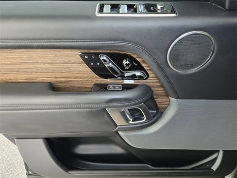 Used 2018 Land Rover Range Rover HSE image 20