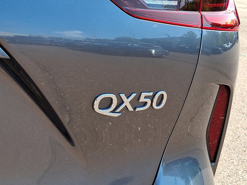 Certified 2024 INFINITI QX50 Luxe image 30