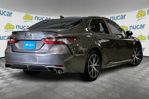 Used 2023 Toyota Camry SE image 6