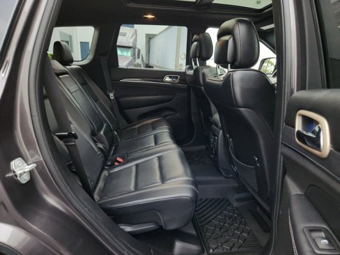 Used 2015 Jeep Grand Cherokee Overland w/ Advanced Technology Group image 20