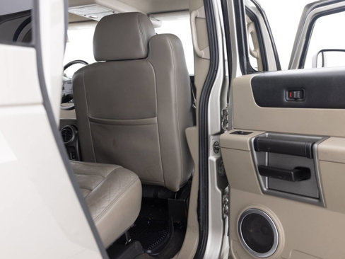 Used 2003 HUMMER H2 w/ Preferred Equipment Group image 30