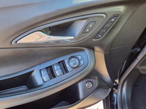 Used 2022 Buick Encore GX Essence image 18