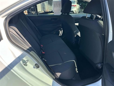 Used 2022 Toyota Corolla LE image 11