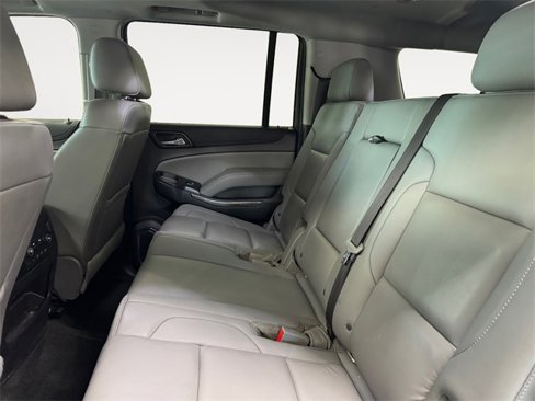 Used 2018 Chevrolet Suburban LT image 7