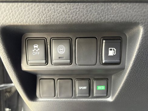 Used 2020 Nissan Rogue S image 21