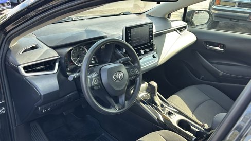 Used 2021 Toyota Corolla LE image 23