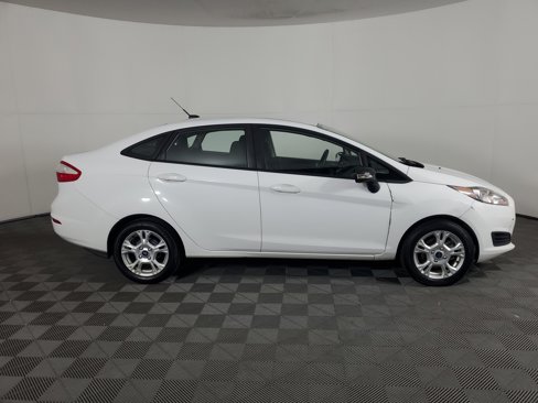 Used 2014 Ford Fiesta SE image 3