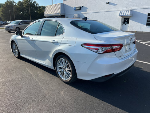 Used 2020 Toyota Camry XLE image 9