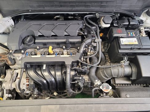 Used 2021 Hyundai Venue SE image 30