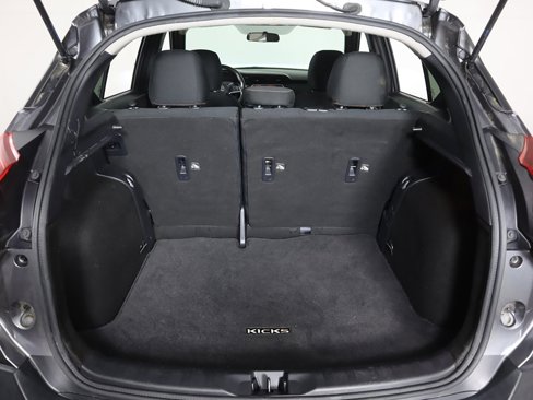 Used 2019 Nissan Kicks SR image 16