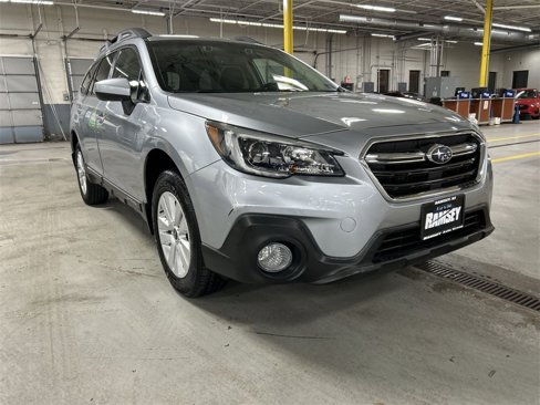 Used 2019 Subaru Outback 2.5i Premium image 2