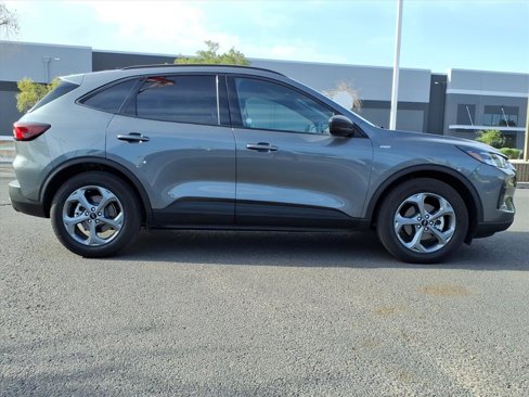 Used 2025 Ford Escape ST-Line image 6