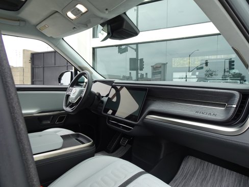 Used 2024 Rivian R1S Adventure image 24