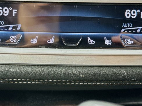 Used 2019 BMW 740i w/ Executive Package image 21