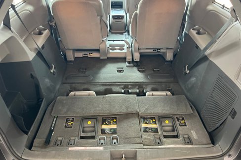Used 2018 Toyota Sienna LE image 18