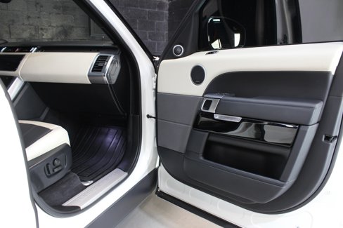 Used 2020 Land Rover Range Rover Sport HST image 23