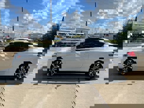 Used 2015 Honda Accord EX-L image 2