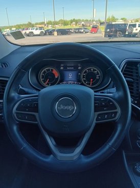 Used 2021 Jeep Cherokee Limited image 16