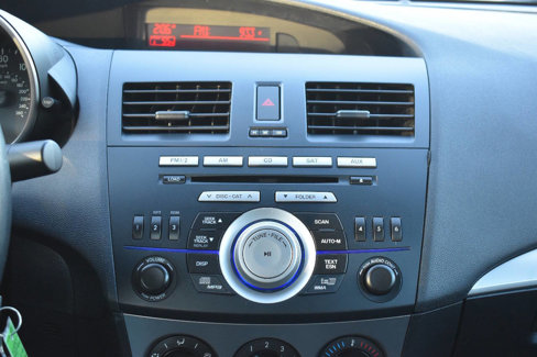 Used 2011 MAZDA MAZDA3 i Touring image 23