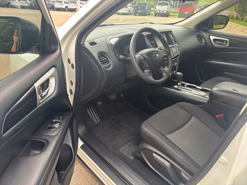 Used 2020 Nissan Pathfinder S image 15