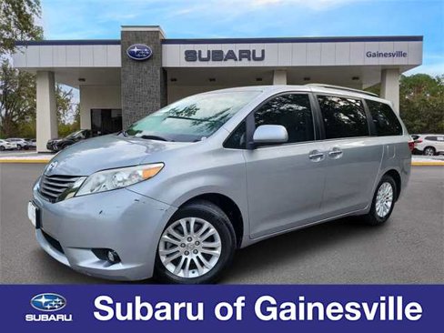 Used 2017 Toyota Sienna XLE Premium image 1