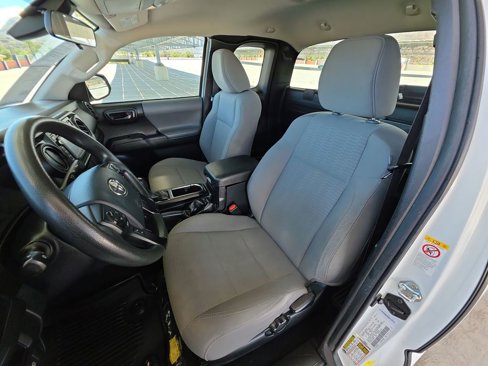 Used 2018 Toyota Tacoma SR image 19