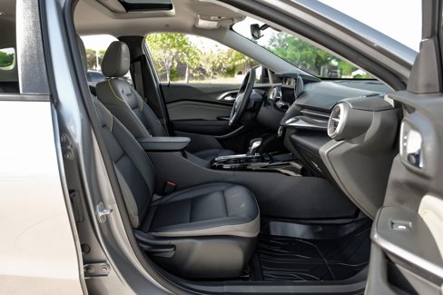 Used 2024 Chevrolet Trax ACTIV w/ Sunroof Package image 33