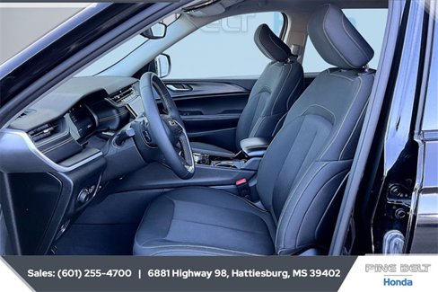 Used 2023 Jeep Grand Cherokee L Laredo image 18