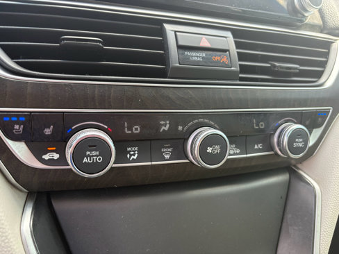 Certified 2018 Honda Accord Touring image 14