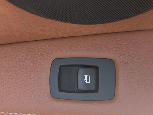 Used 2013 BMW 335i Convertible image 30