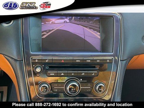 Used 2012 Jaguar XJ image 16