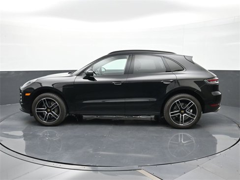 Certified 2021 Porsche Macan S image 2