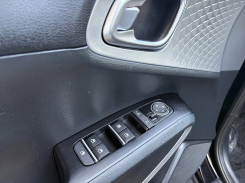 Certified 2022 Kia Soul LX image 30