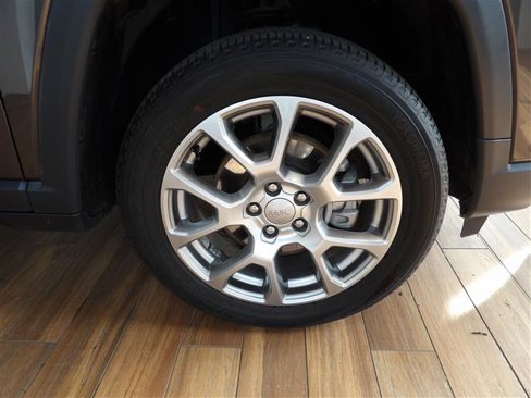 Used 2022 Jeep Compass Latitude image 4