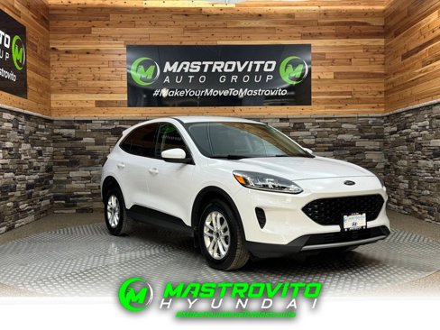 Used 2020 Ford Escape SE image 1