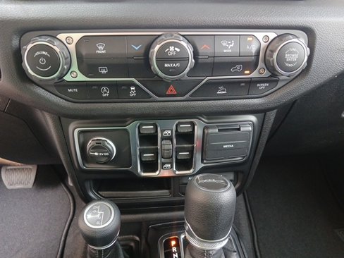 New 2025 Jeep Gladiator Sport image 33