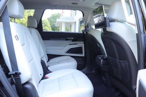 Used 2023 Kia Telluride EX w/ EX Captain's Chair Package image 25