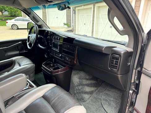 Used 2017 GMC Savana 2500 image 18