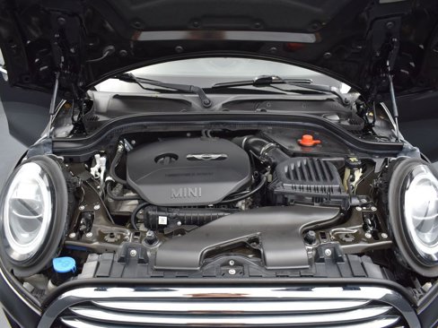 Used 2019 MINI Cooper 4-Door Hardtop w/ Premium Package image 28