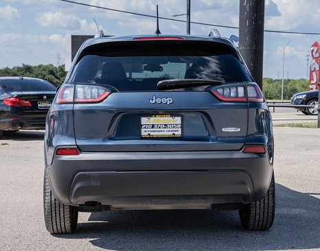 Used 2019 Jeep Cherokee Latitude w/ Popular Appearance Group image 6
