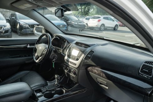 Used 2015 Kia Sorento LX image 14