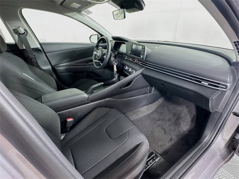 New 2025 Hyundai Elantra SE image 24