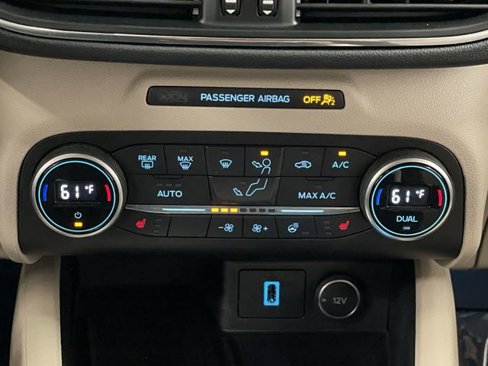 Used 2020 Ford Escape Titanium image 20